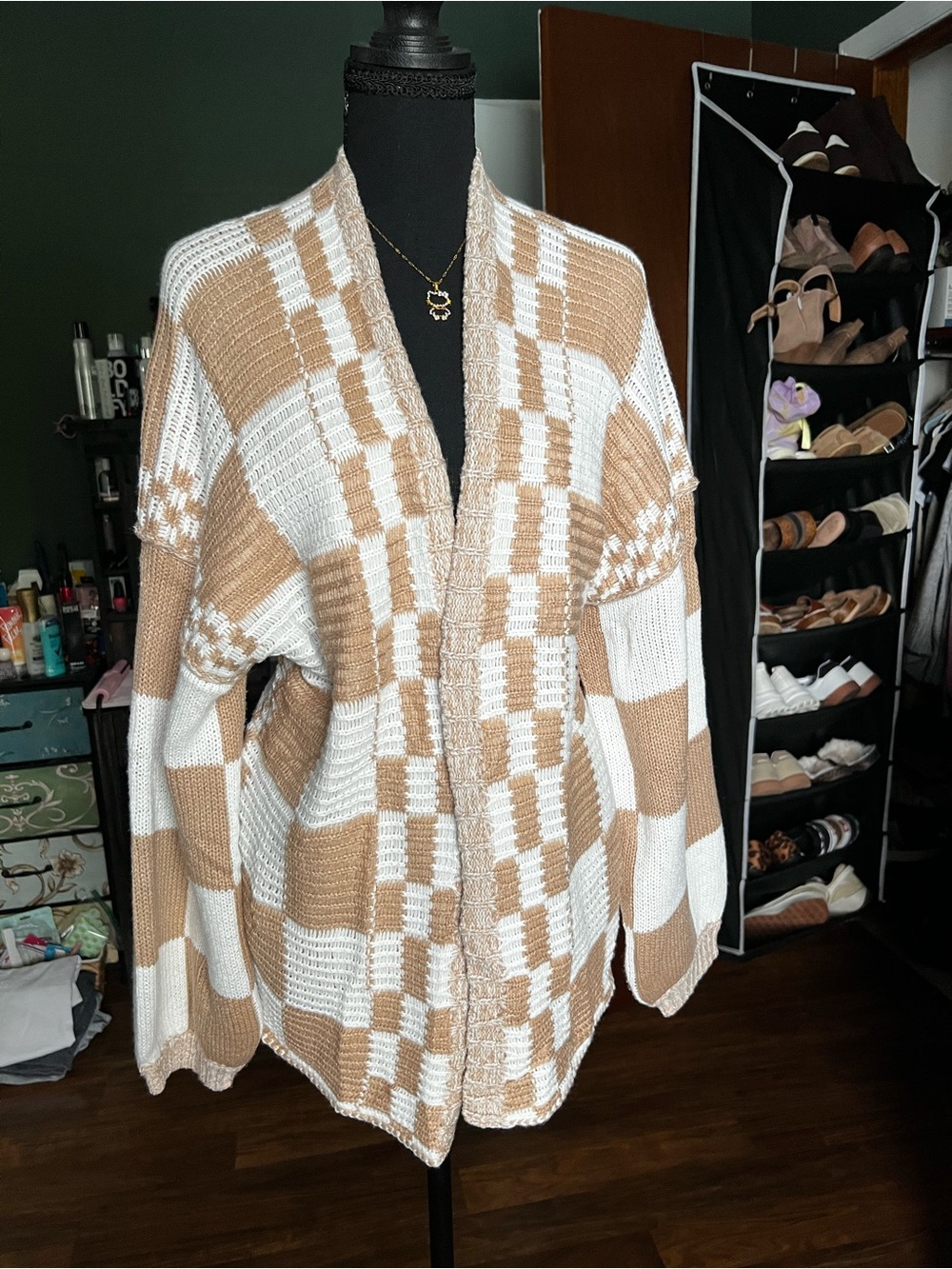 Cozy Checkerboard Open-Front Cardigan Sweater - Cream & Tan